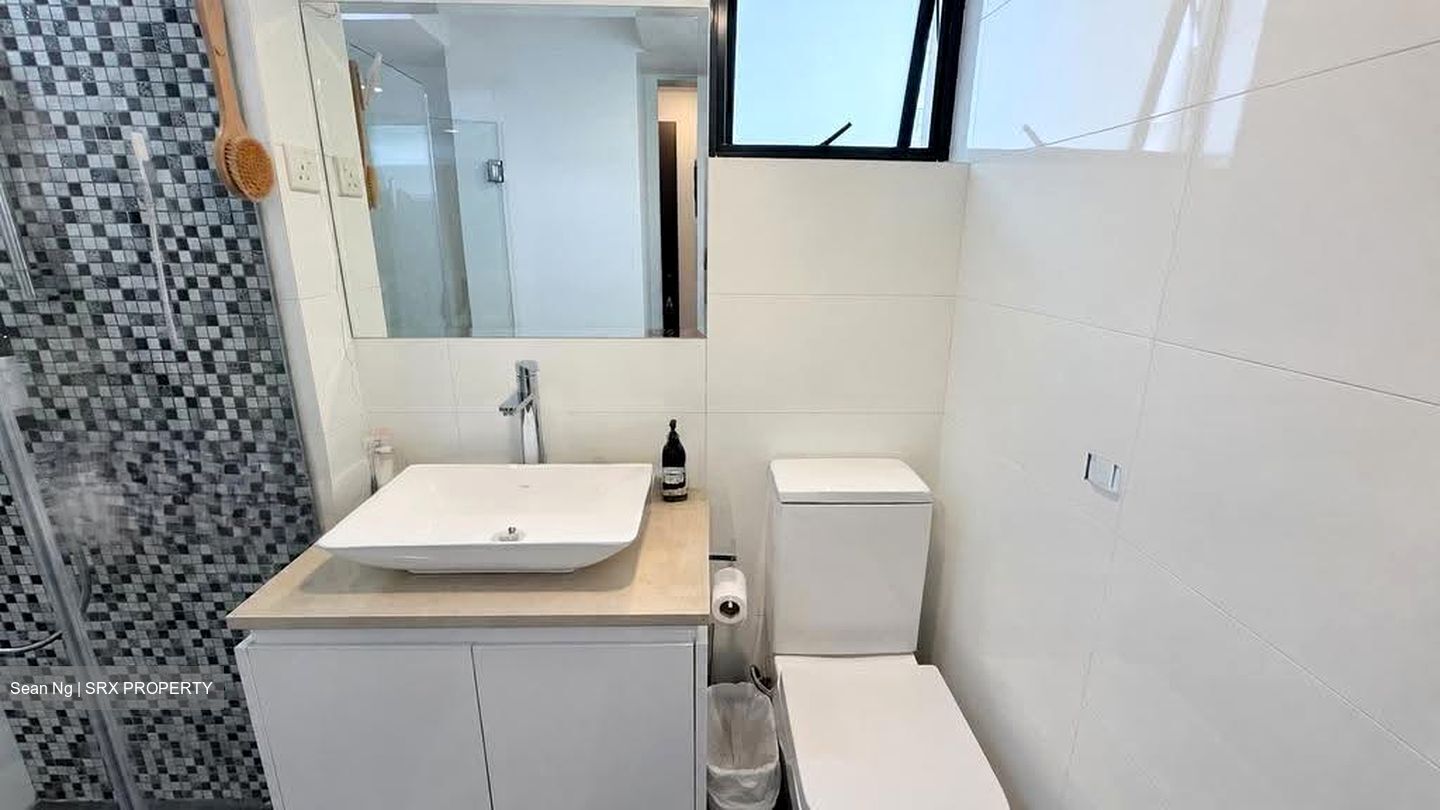 Hilltop Grove (D23), Condominium #630707611